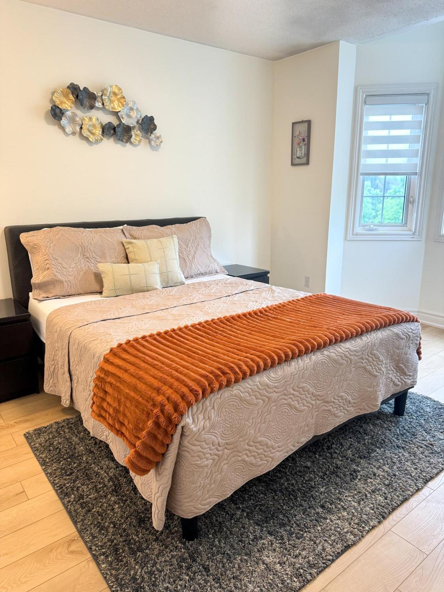The Khan Villa Whitby Bilik gambar